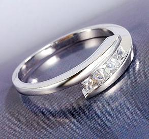 3-STONE PRINCES CZ BYPASS RING-sz 5/8